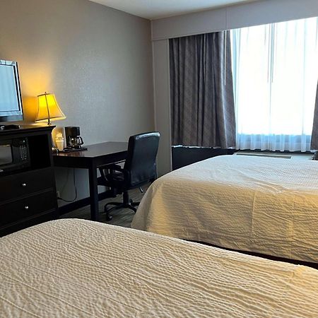 Days Inn By Wyndham Pittsburg Ks Екстериор снимка