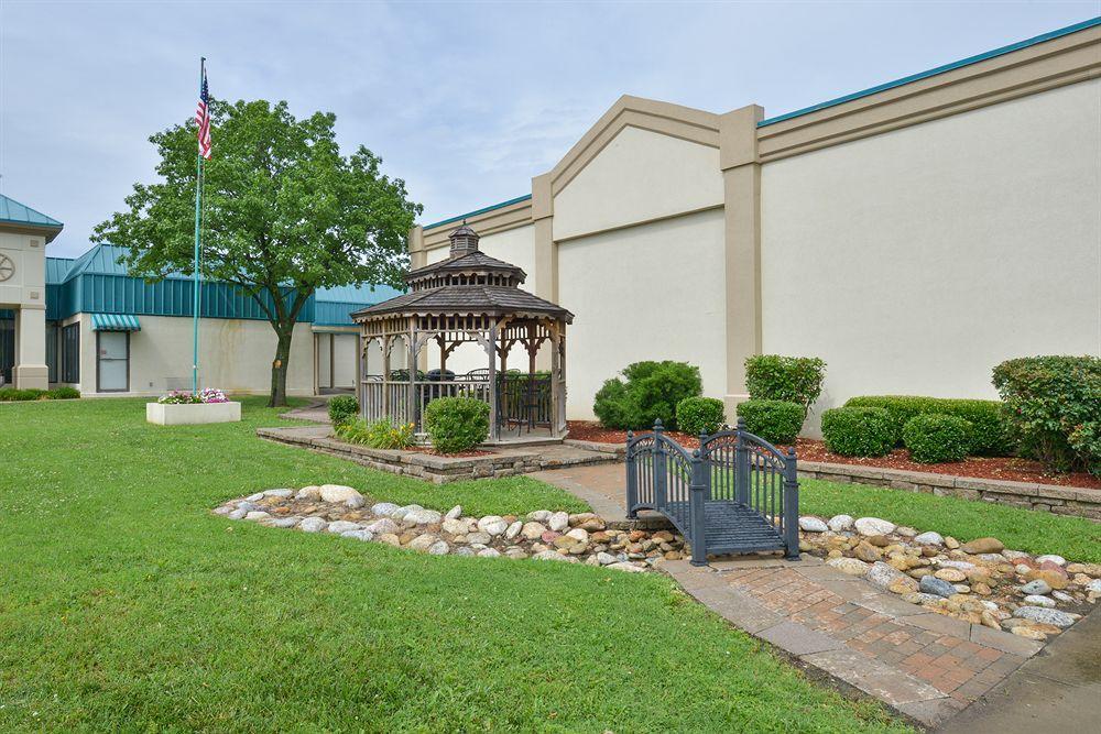 Days Inn By Wyndham Pittsburg Ks Екстериор снимка