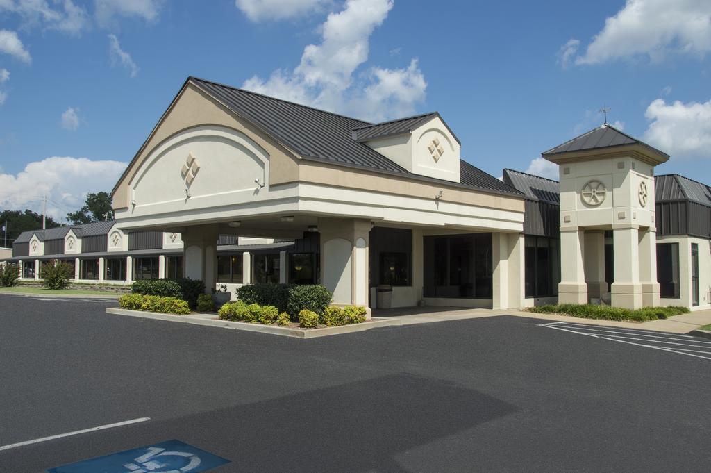 Days Inn By Wyndham Pittsburg Ks Екстериор снимка