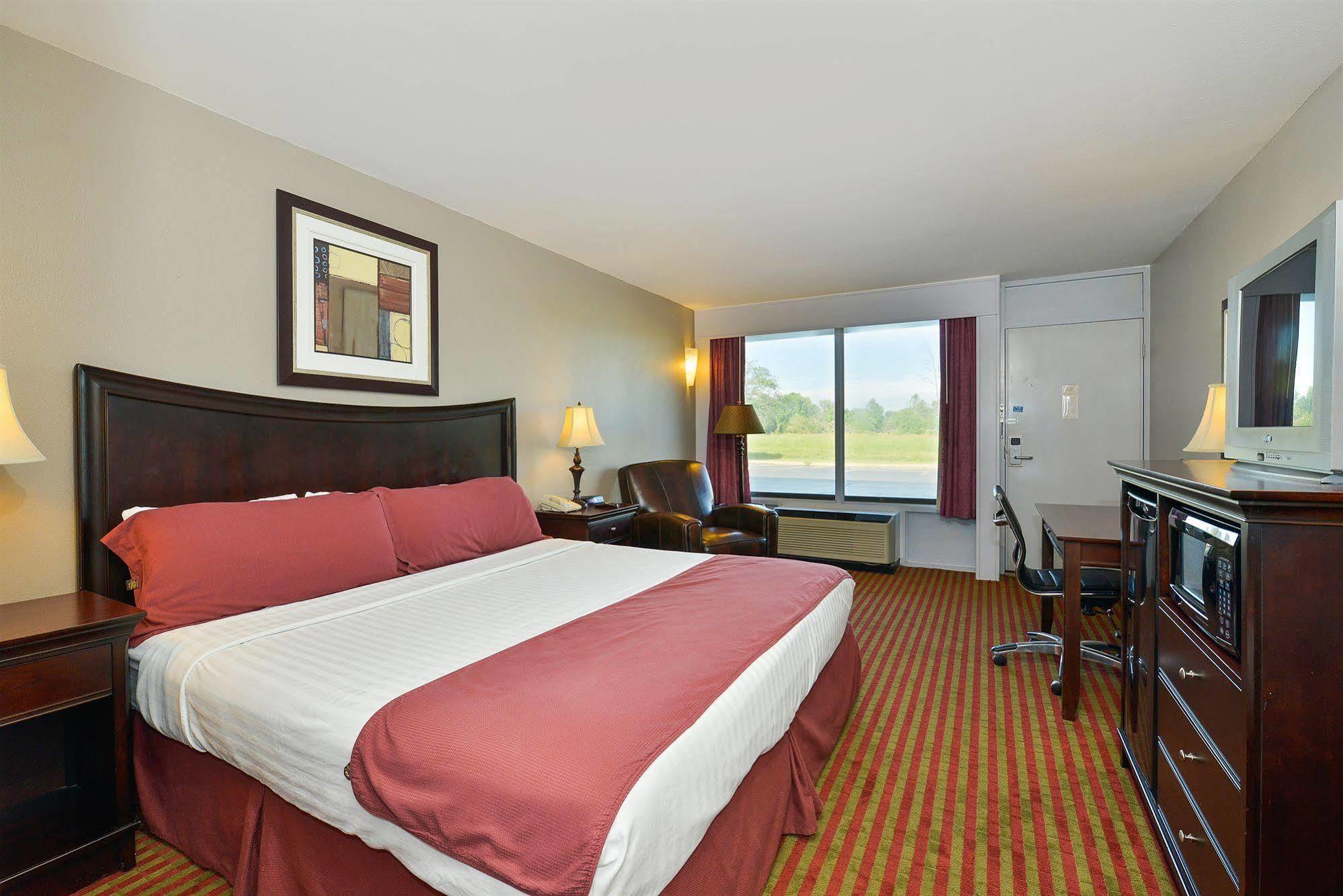 Days Inn By Wyndham Pittsburg Ks Екстериор снимка