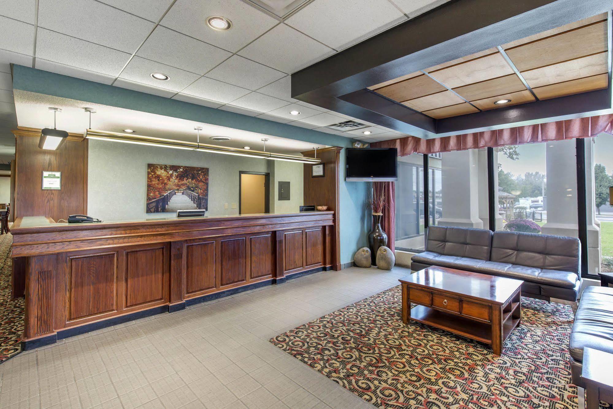 Days Inn By Wyndham Pittsburg Ks Екстериор снимка